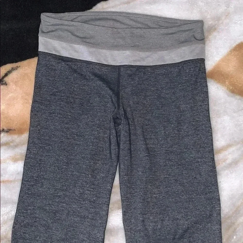 Lululemon groove crop